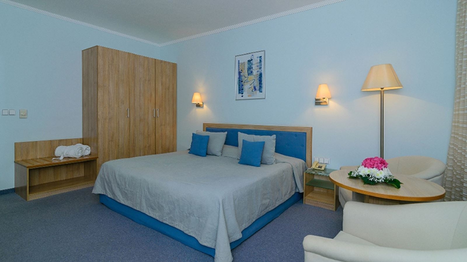 rooms-standard-juniorsuite-balcony