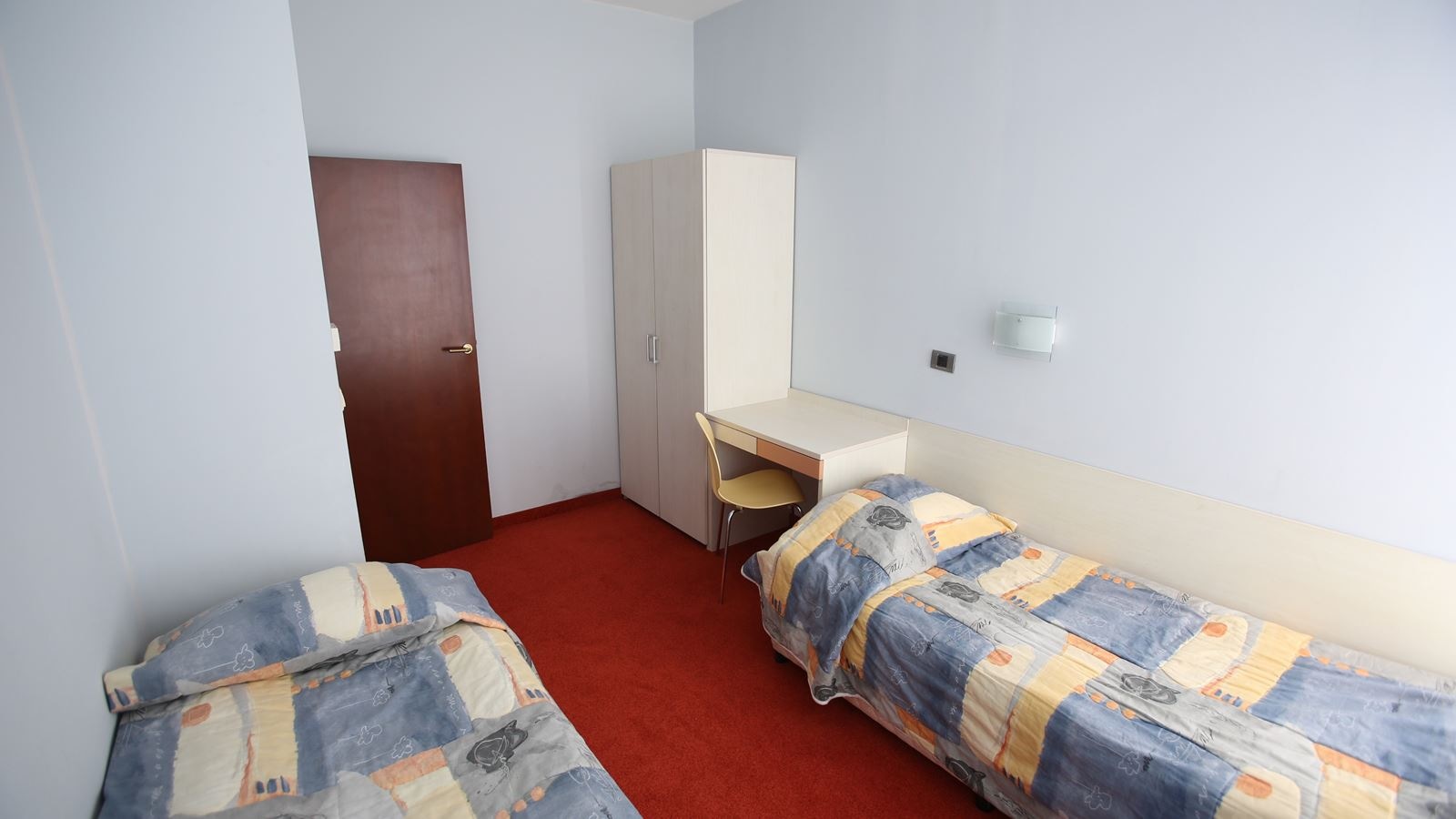 rooms-standard-apartment-balcony