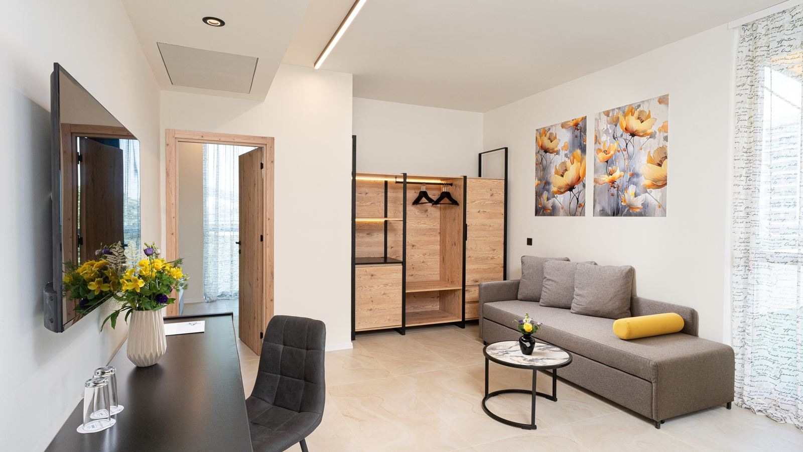 rooms-standard-apartment-balcony