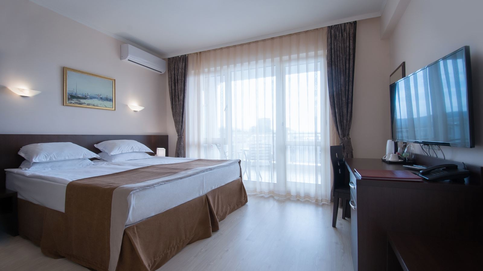 rooms-2-bedroom-deluxe-apartment-seaview-balcony-or-terrace