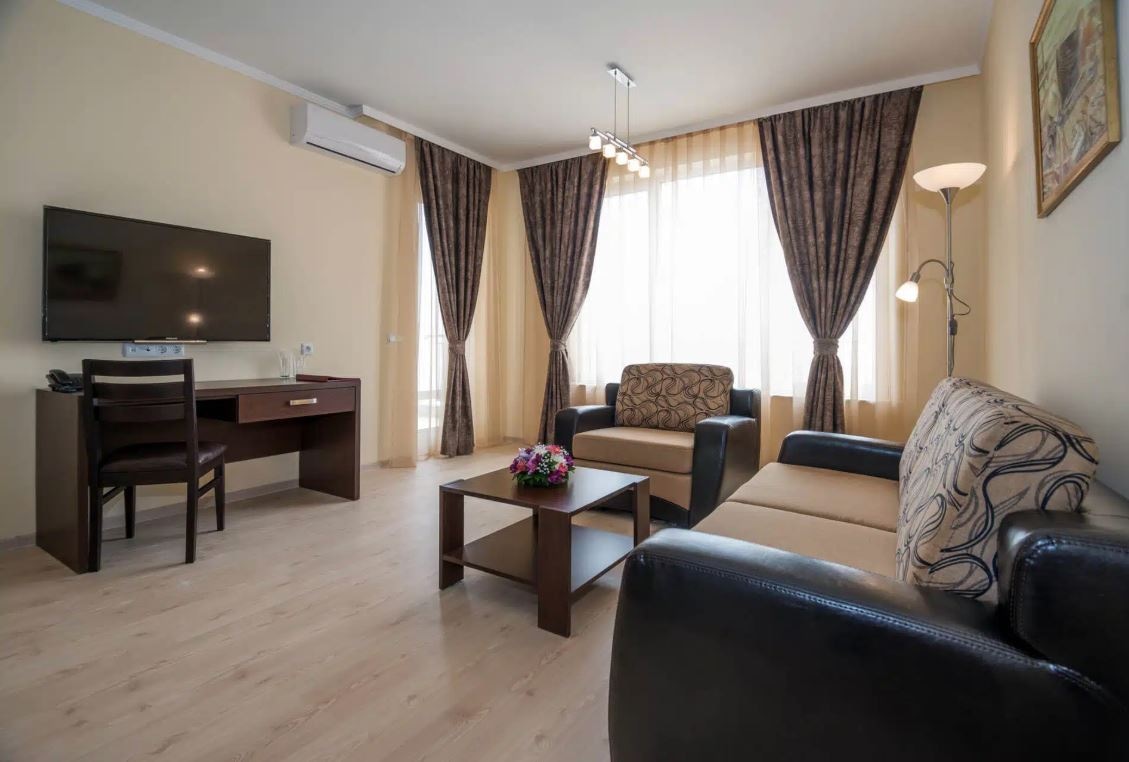 rooms-1-bedroom-standard-apartment-balcony-or-terrace