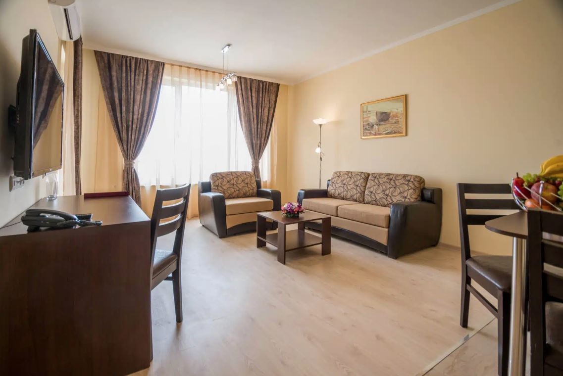 rooms-1-bedroom-standard-apartment-balcony-or-terrace