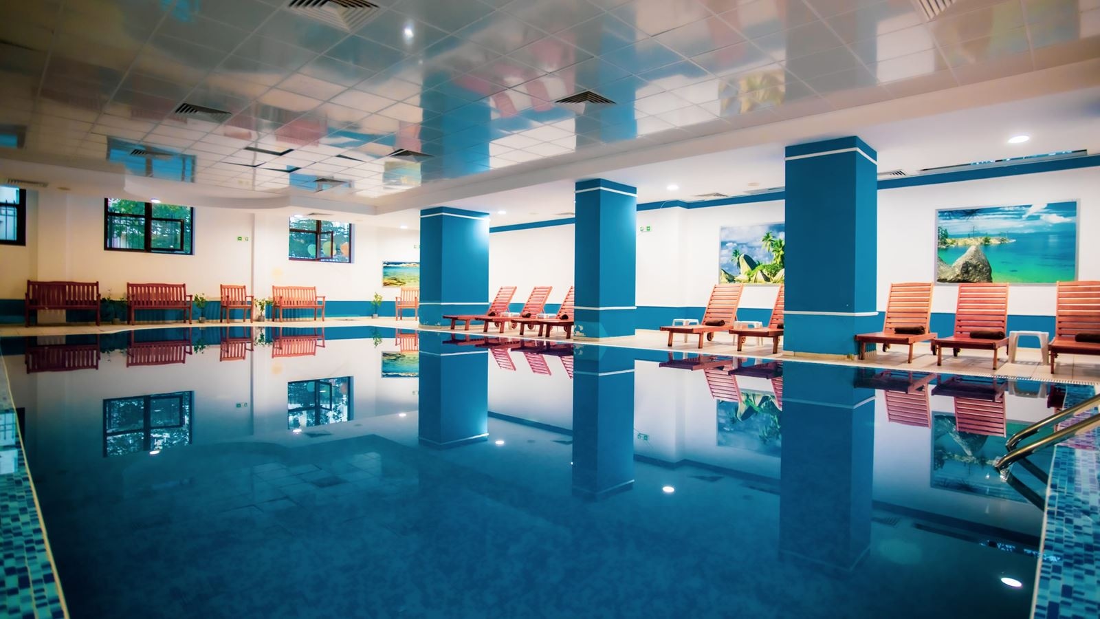 pools-indoor-pool
