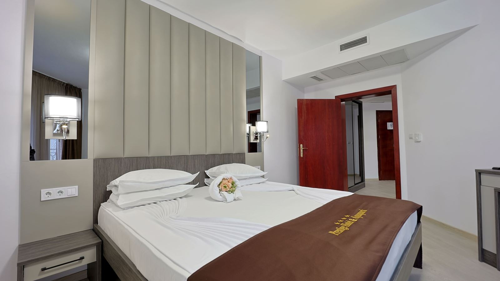 rooms-two-bedroom-apartment