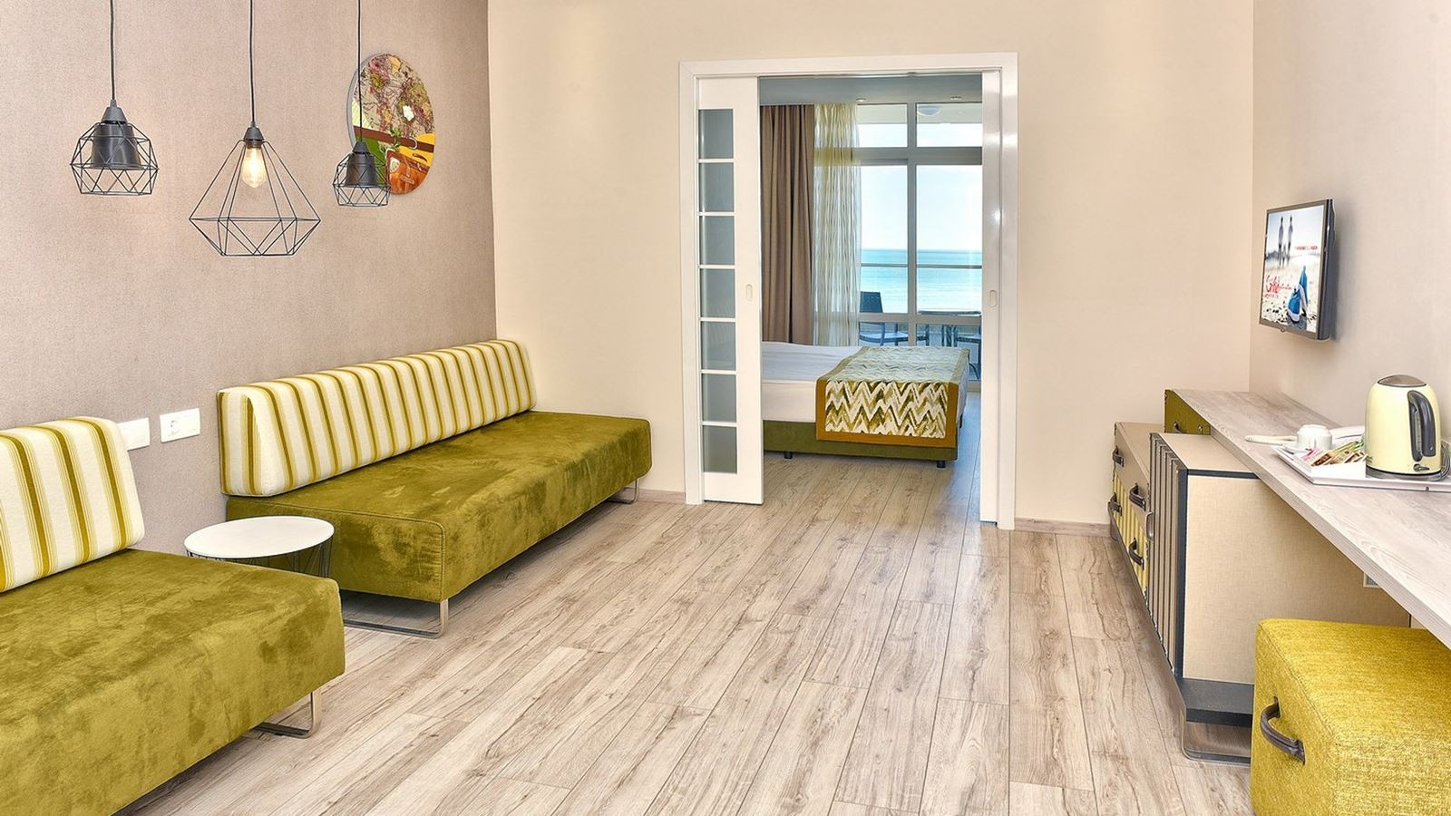 rooms-family-room-sea-view