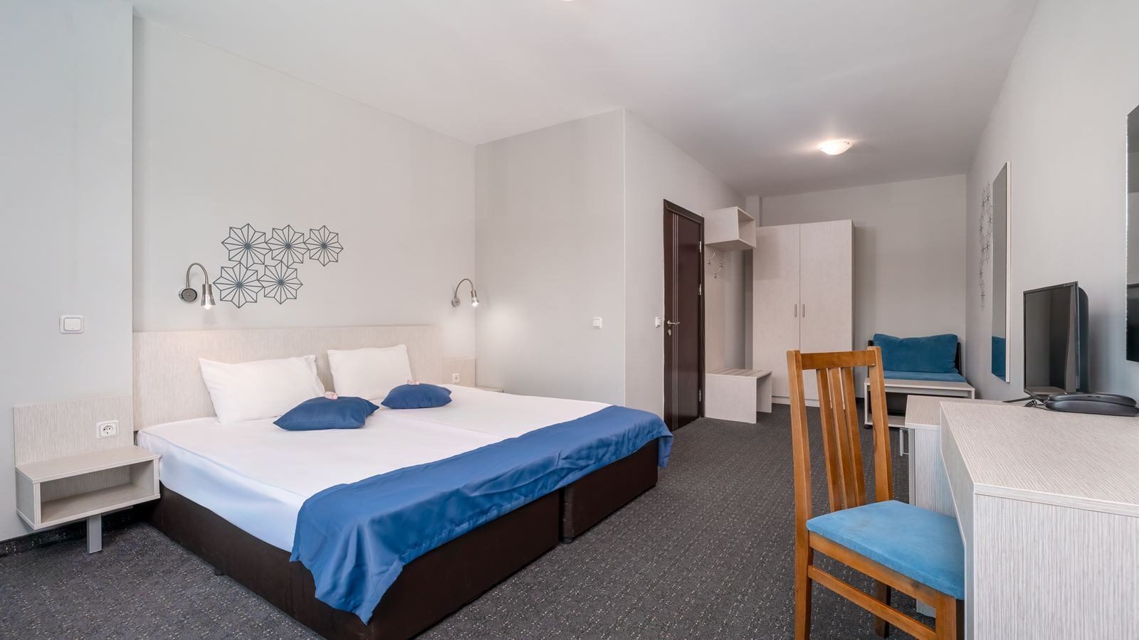 rooms-bed-twin-room-promo-without-balcony