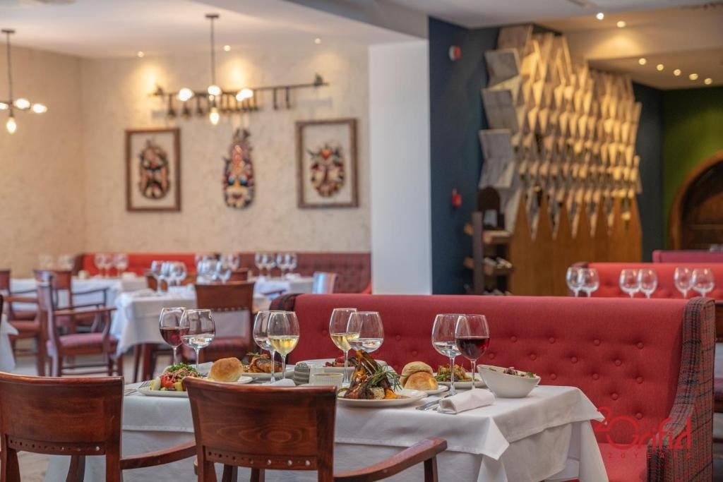 restaurants-restaurants