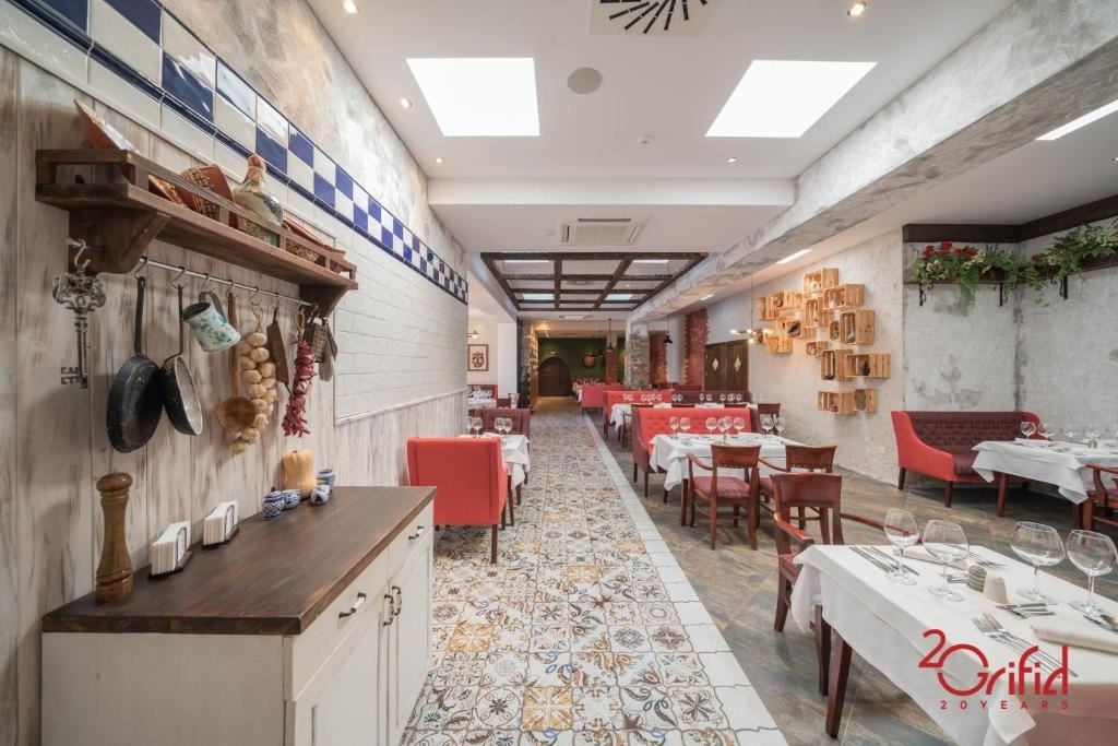 restaurants-restaurants