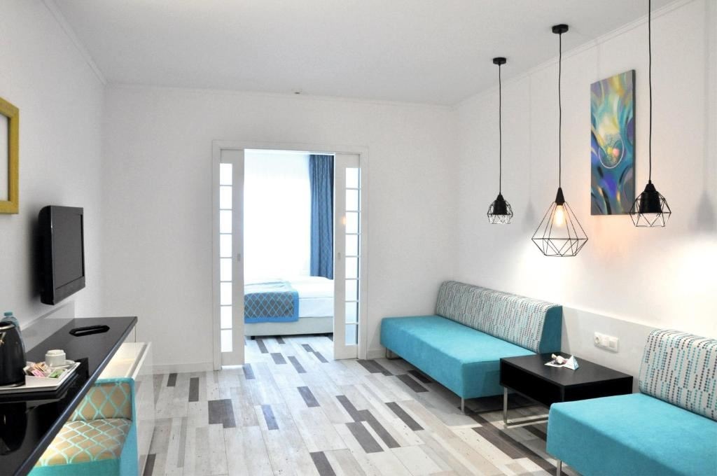 rooms-standard-family-room-sea-view-balcony-or-terrace