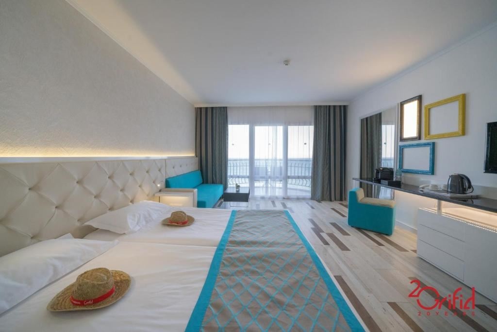 rooms-premium-room-sea-view-balcony