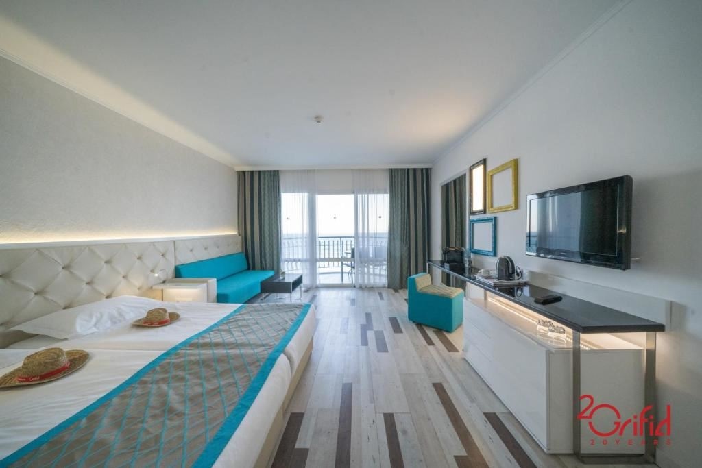 rooms-premium-room-sea-view-balcony