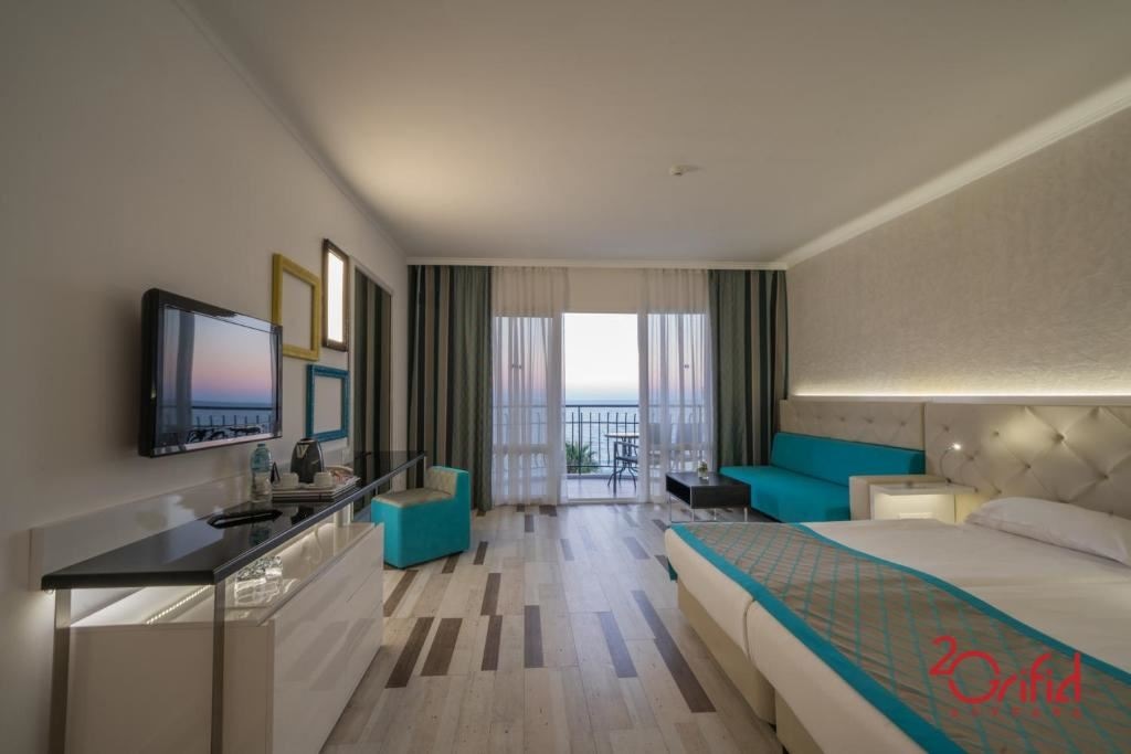 rooms-twin-standard-room-sea-view-balcony-or-terrace
