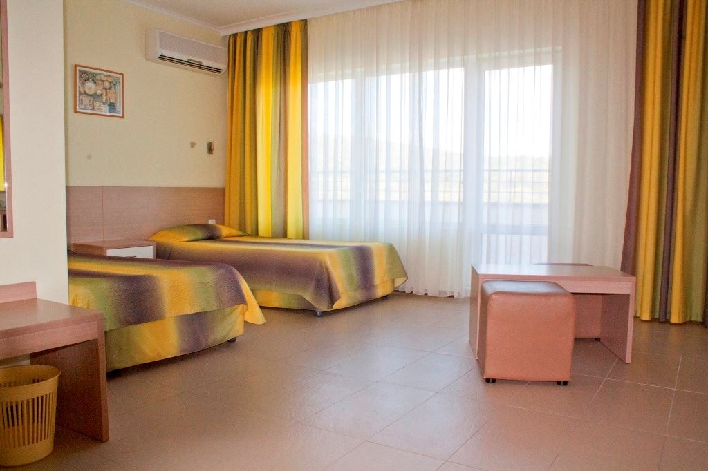 rooms-standard-room-balcony