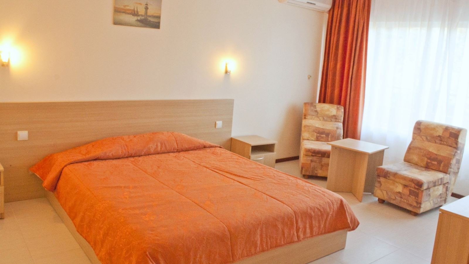 rooms-standard-familyroom-balcony