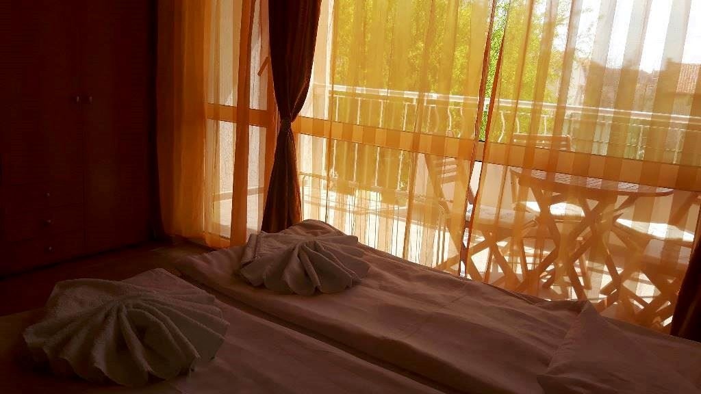 rooms-standard-studio-balcony-or-terrace