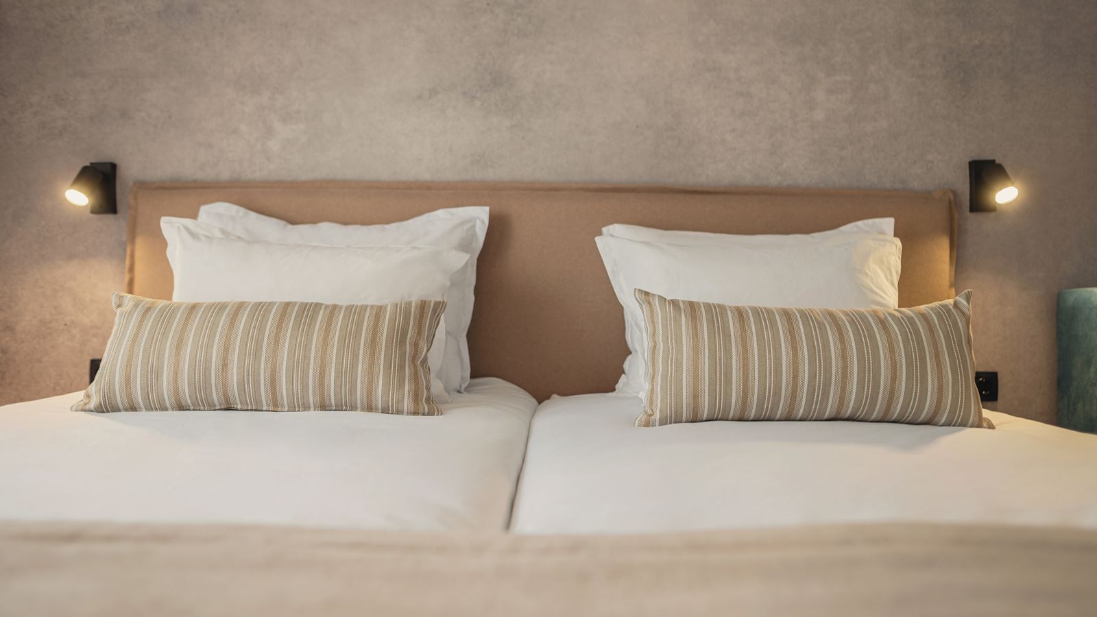 rooms-singleuse-standard-room-balcony