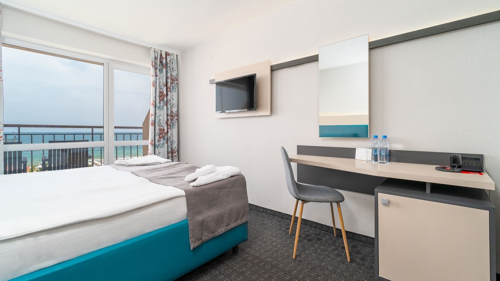 rooms-twin-standard-room-balcony