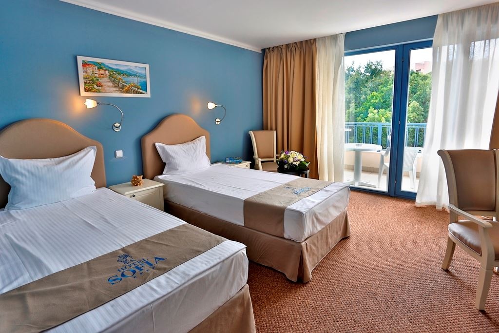 rooms-twin-standard-room