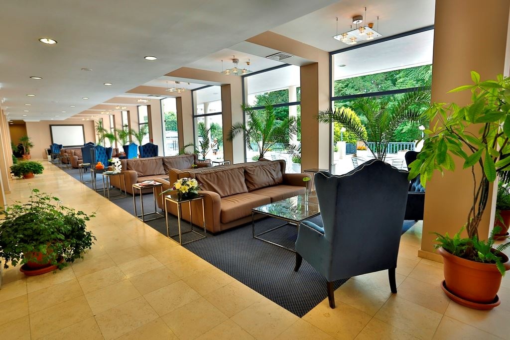 restaurants-main-restaurant