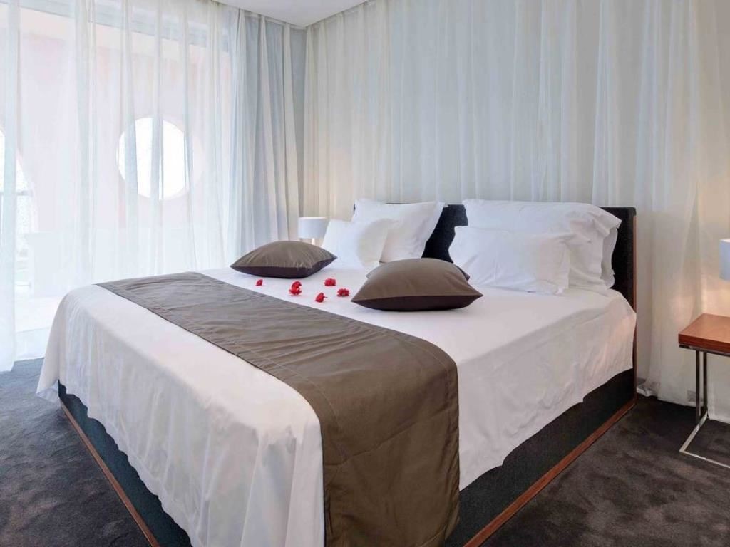 rooms-single-wchild-standard-room-balcony