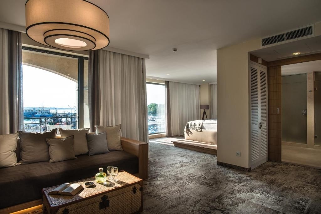 rooms-standard-apartment-garden-view-balcony-or-terrace