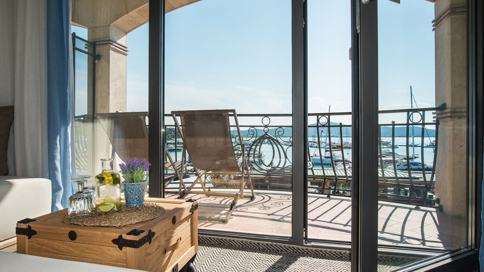 rooms-deluxe-room-sea-view-balcony-or-terrace