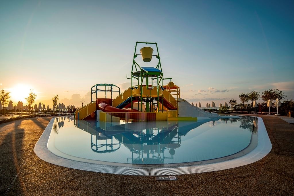 pools-outdoor-childrens-pool