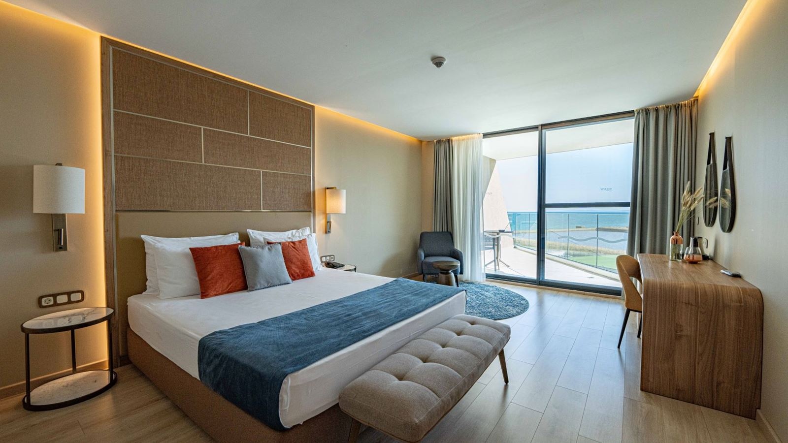 rooms-standard-room-lateralseaview-balcony-or-terrace