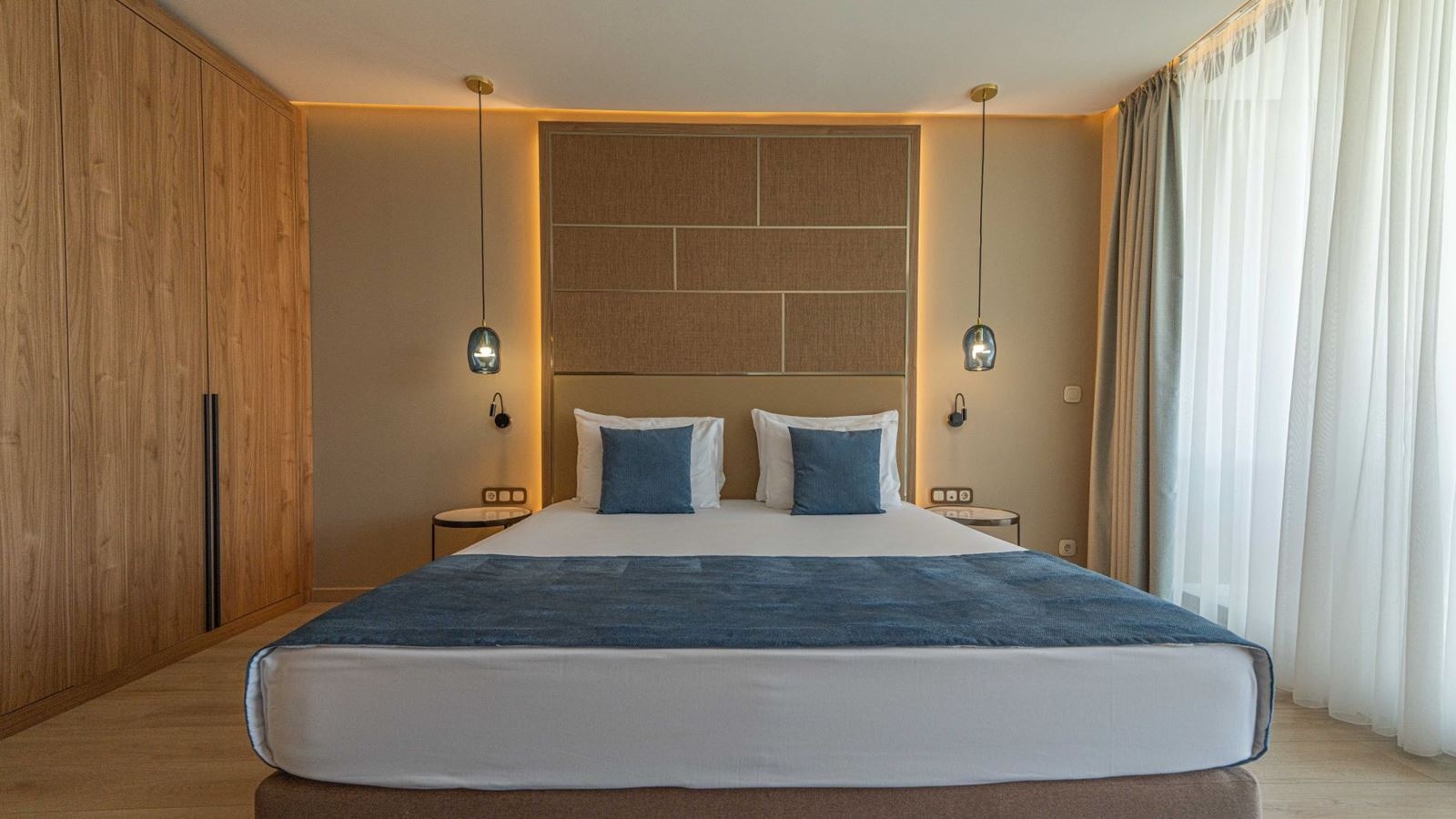 rooms-standard-family-room--lateralsea-view-balcony-or-terrace-