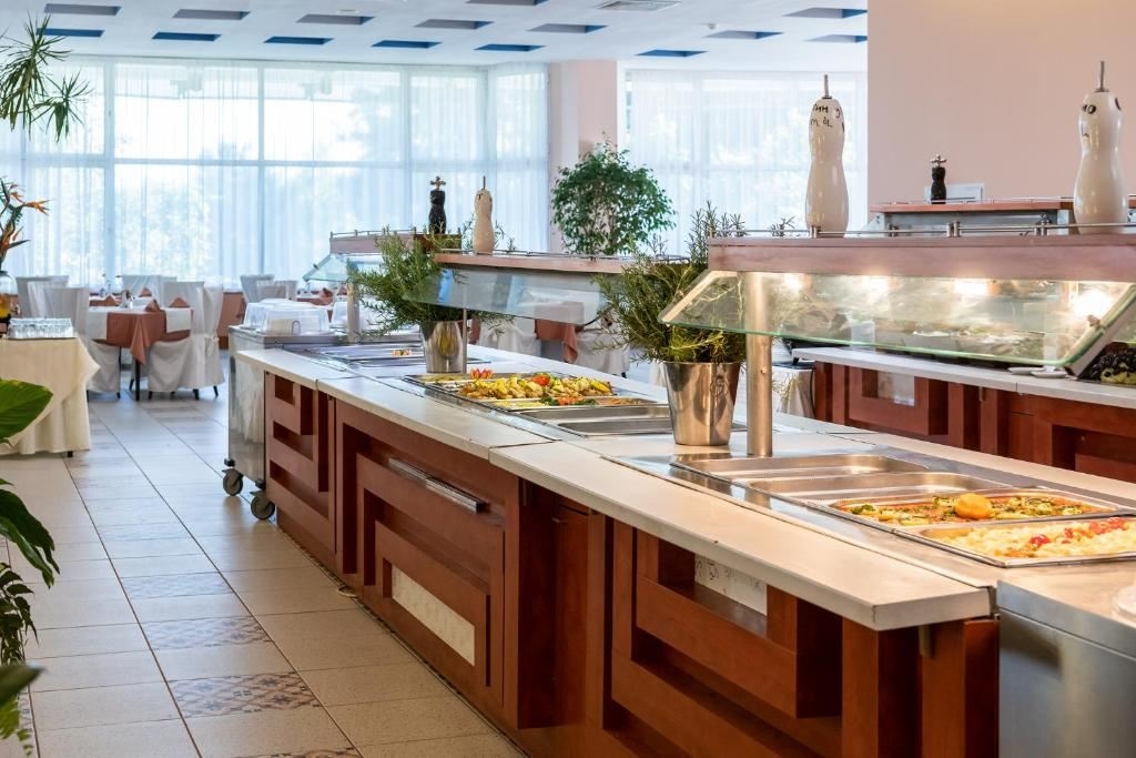 restaurants-restaurants