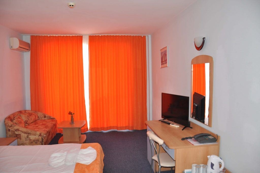 rooms-twin-standard-room-balcony-or-terrace