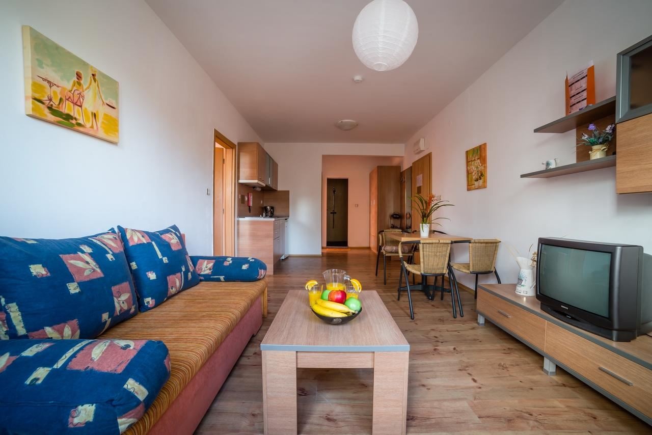 rooms-standard-studio-balcony-or-terrace