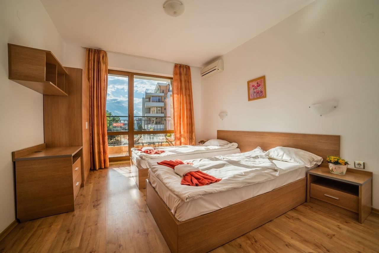 rooms-standard-studio-balcony-or-terrace