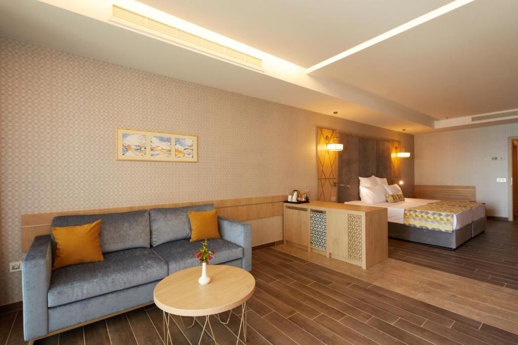 rooms-preferred-club-double-deluxe-frontal-sea-view