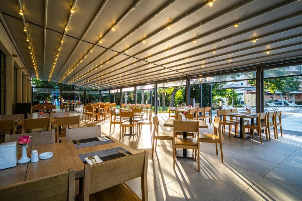 restaurants-restaurants