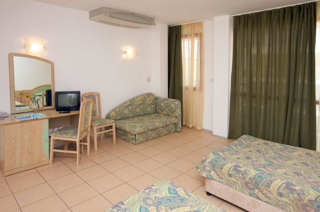 rooms-doubletwin-standard-room-balcony-or-terrace