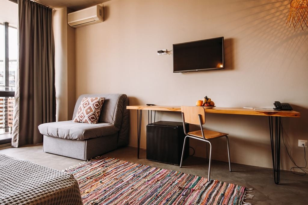 rooms-two-bedrooms-apartment-sea-side