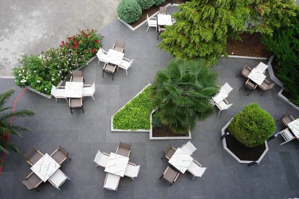 restaurants-restaurants