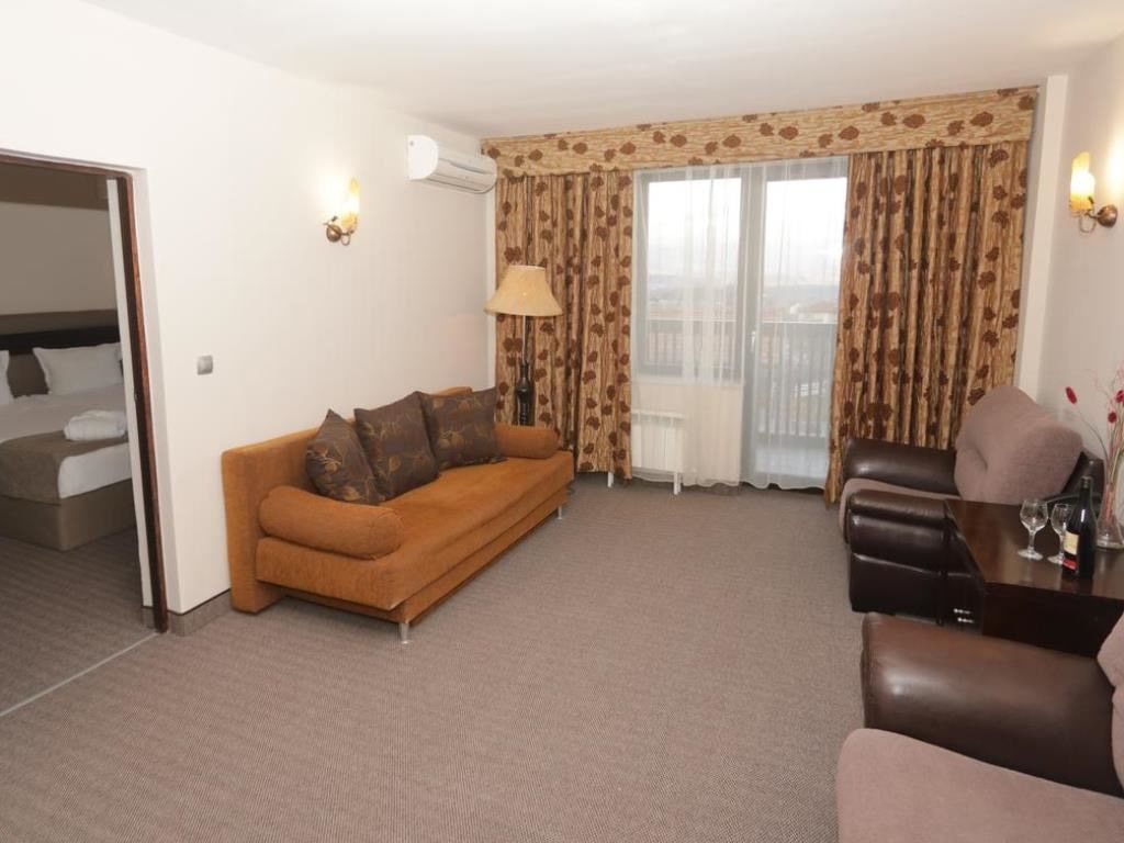 rooms-standard-apartment-balcony