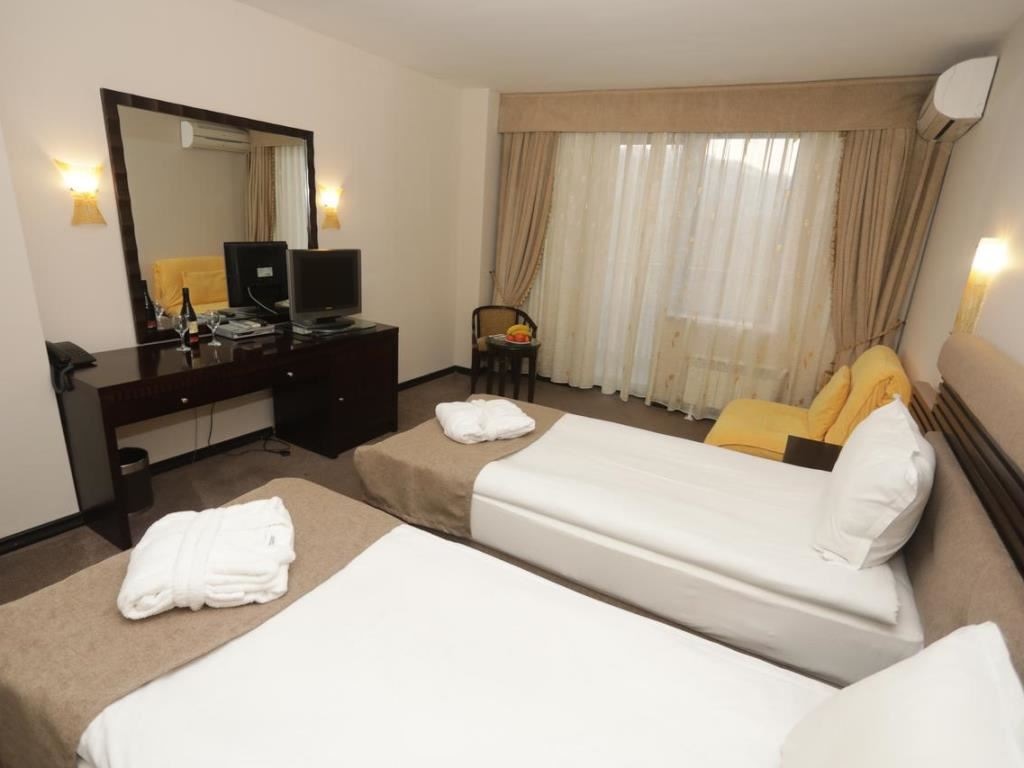 rooms-twin-standard-room