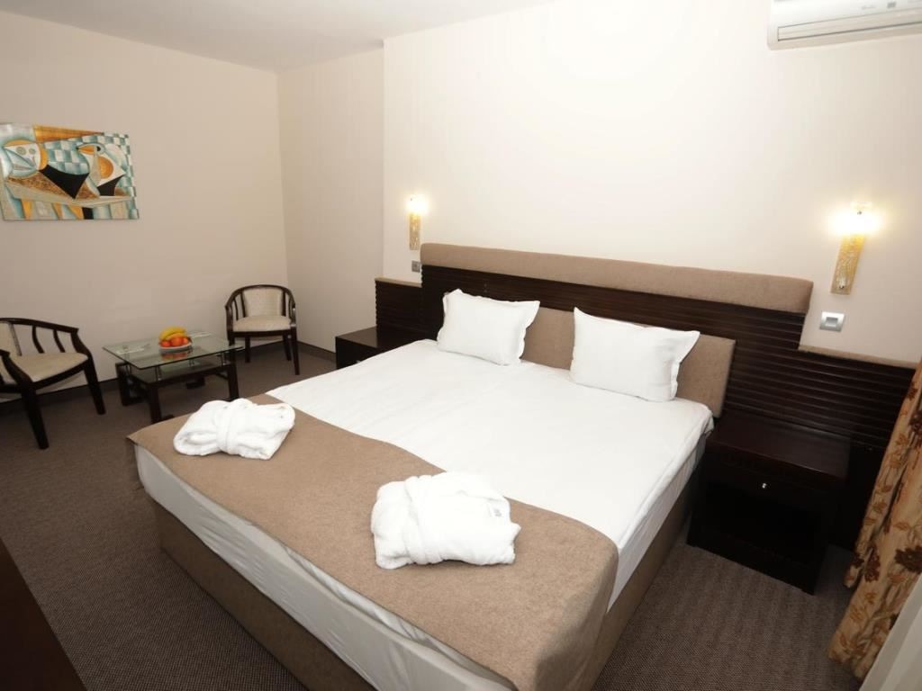 rooms-twin-standard-room