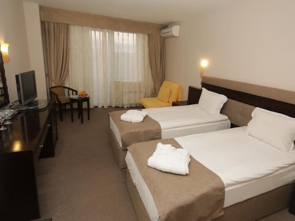 rooms-twin-standard-room