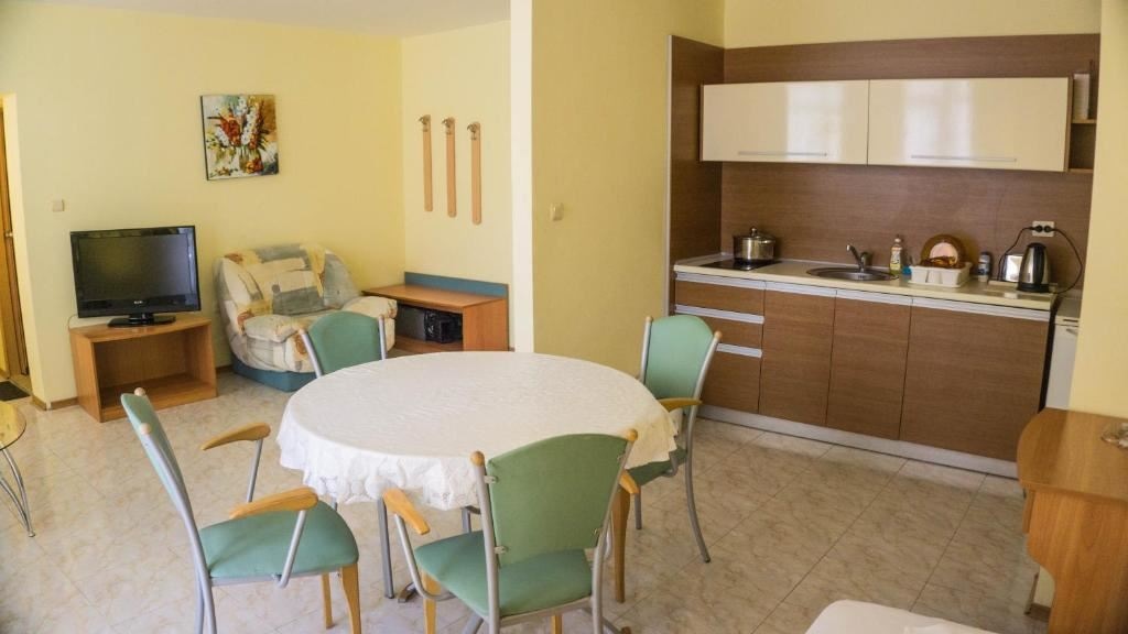 rooms-standard-apartment-balcony-or-terrace