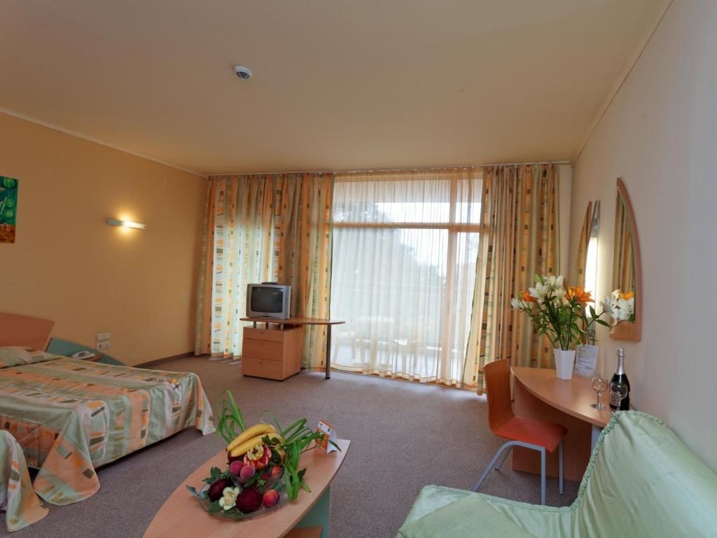 rooms-standard-studio-balcony