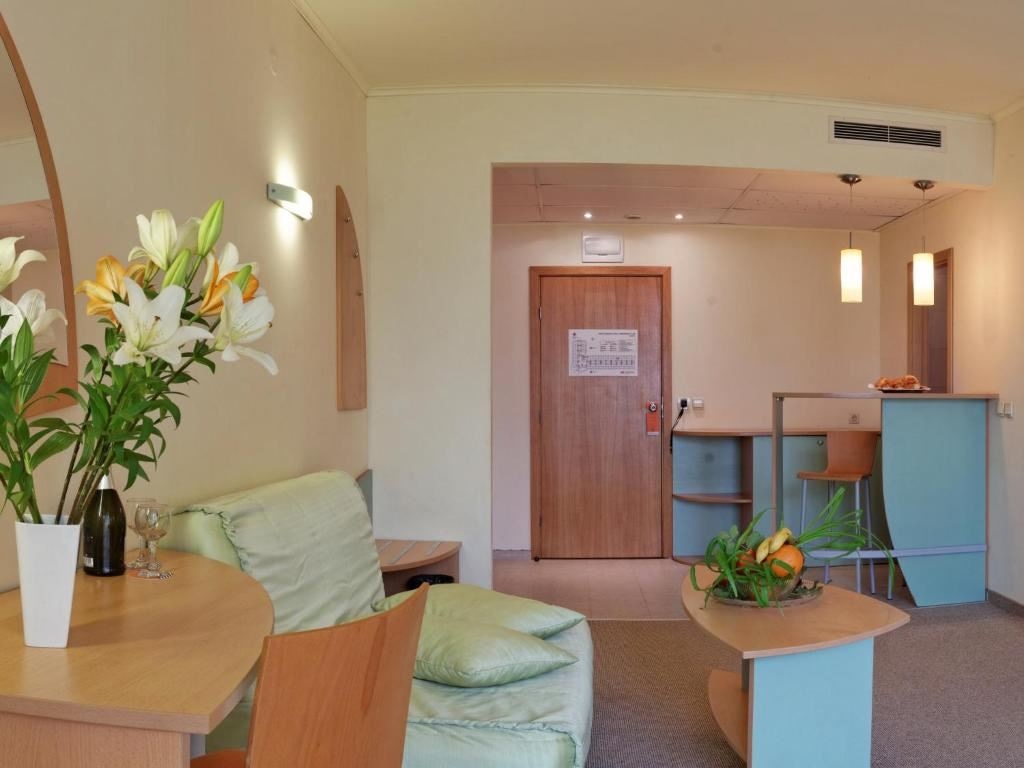 rooms-standard-studio-balcony