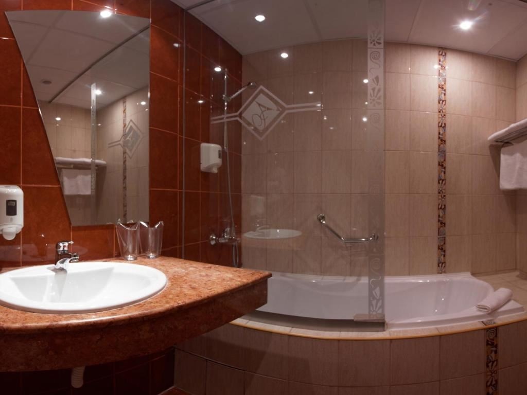 rooms-twin-standard-room-balcony