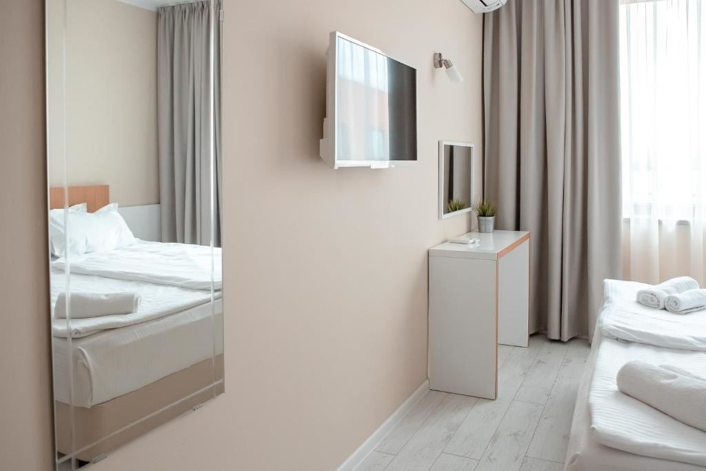 rooms-1-bedroom-standard-apartment-balcony