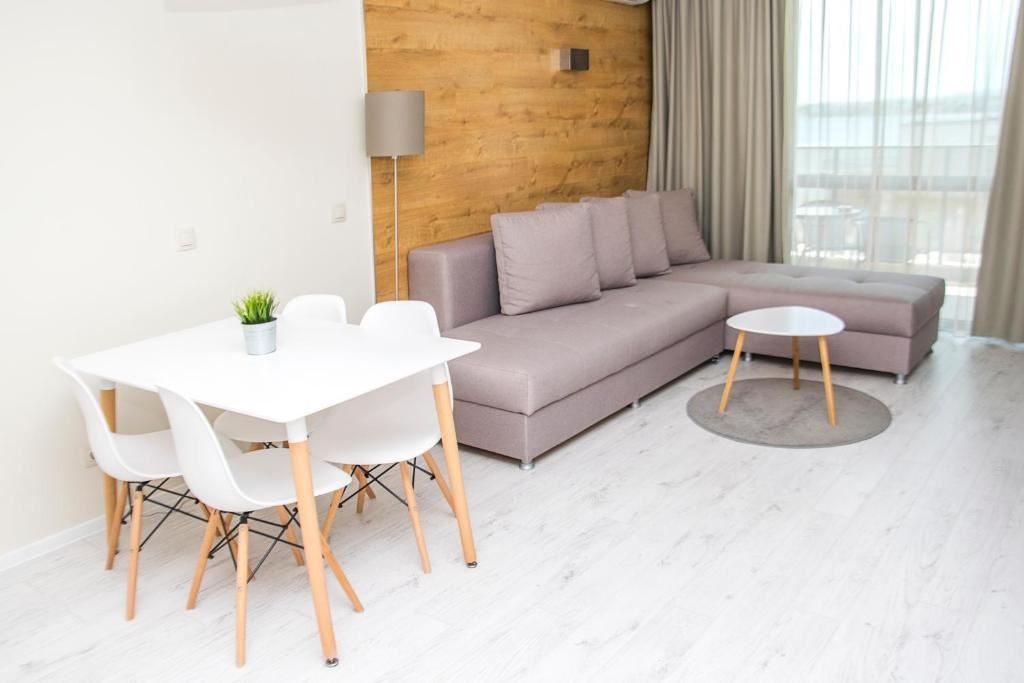 rooms-1-bedroom-standard-apartment-seaview-balcony