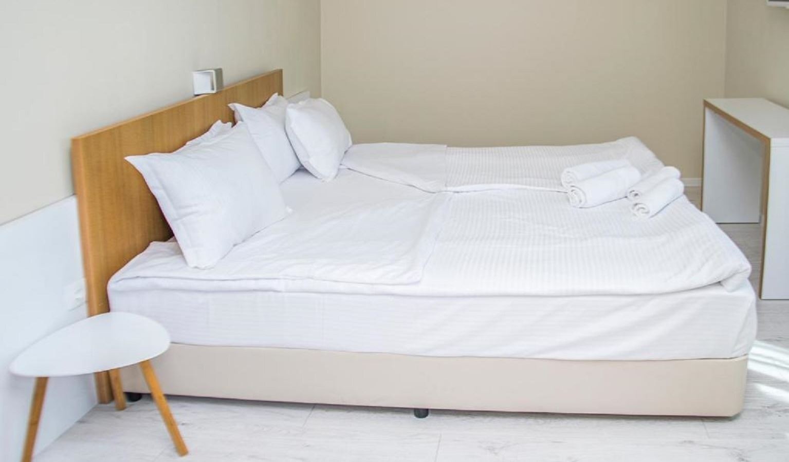 rooms-2-bedroom-standard-apartment-seaview-balcony-or-terrace