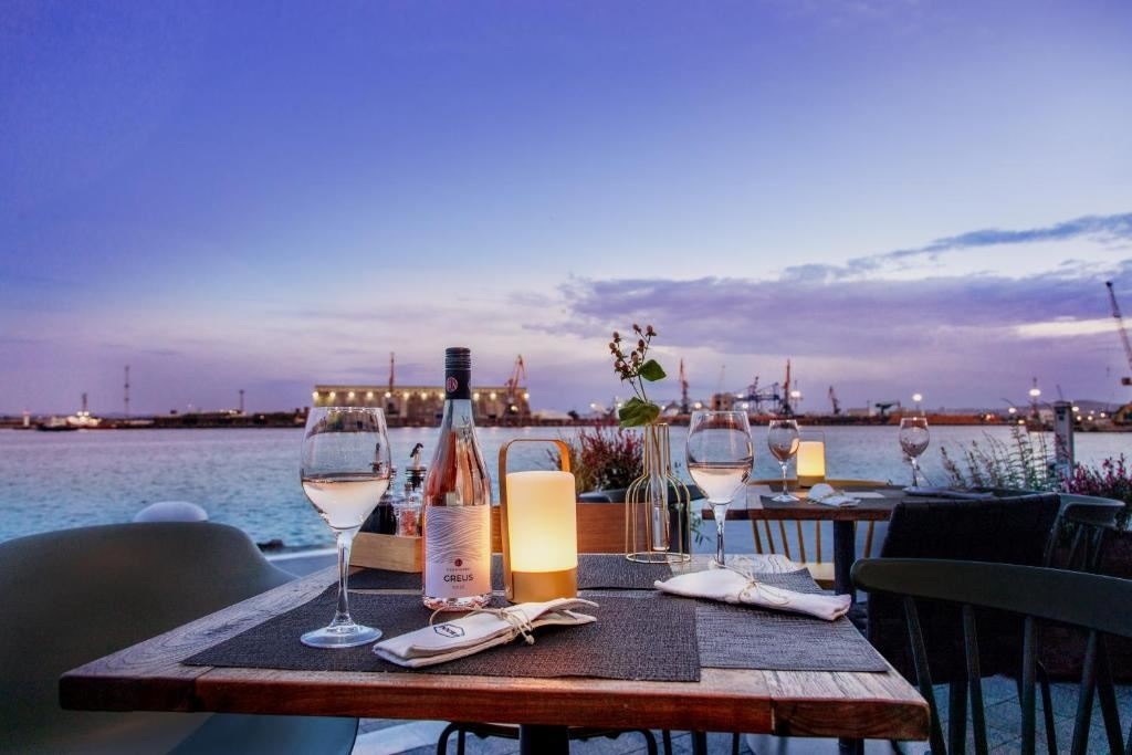 restaurants-restaurants